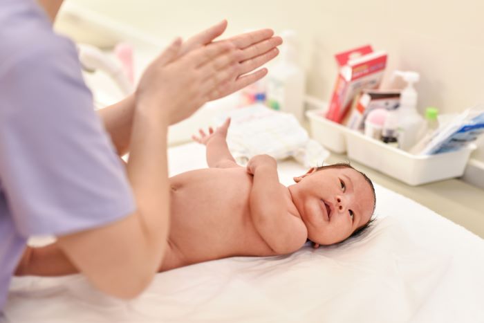 1654507137581738.jpg 攝圖網(wǎng)_501425179_護士與新生兒互動(企業(yè)商用).jpg