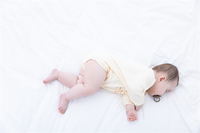 1654509629824336.jpg 攝圖網(wǎng)_501578724_嬰兒含奶嘴睡覺(企業(yè)商用).jpg