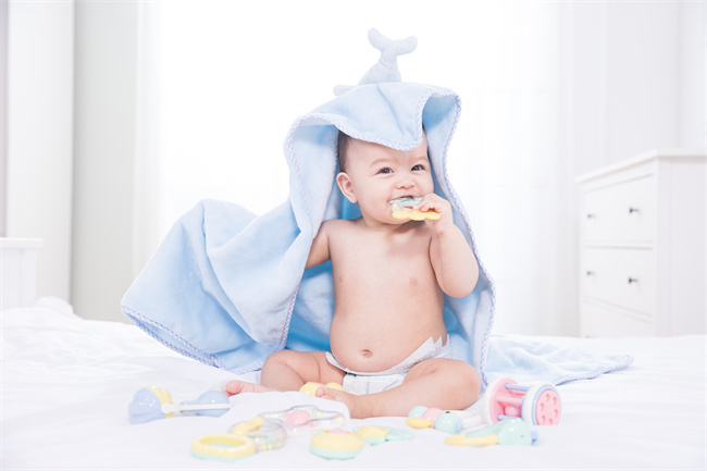 1656061394271212.jpg 攝圖網(wǎng)_501346893_外國嬰兒玩玩具(企業(yè)商用).jpg